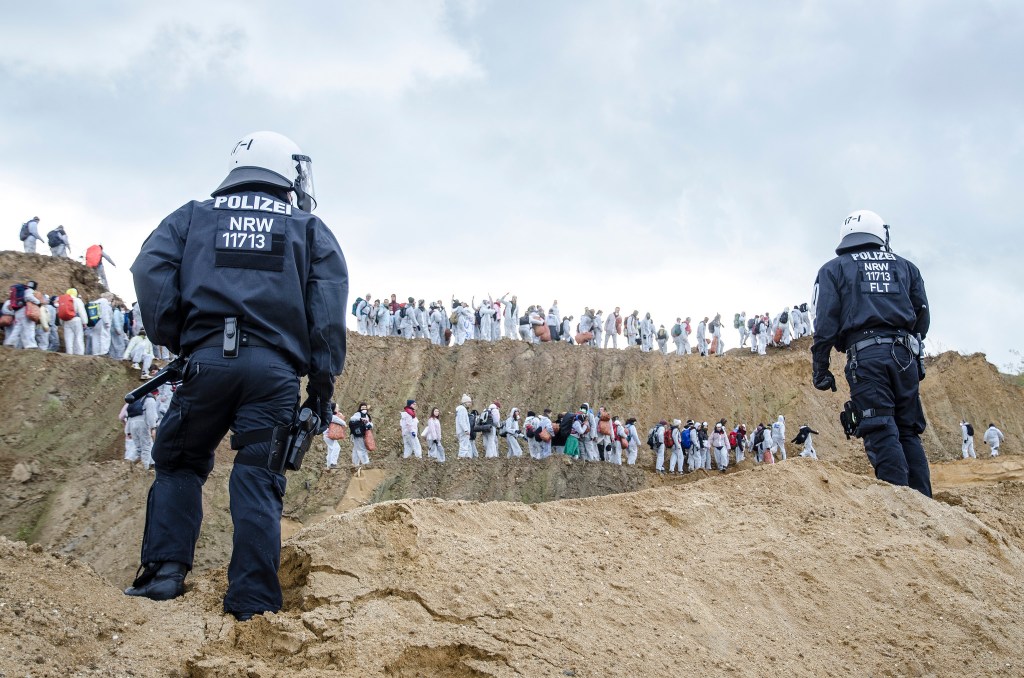 24364215188_53776d4d14_k